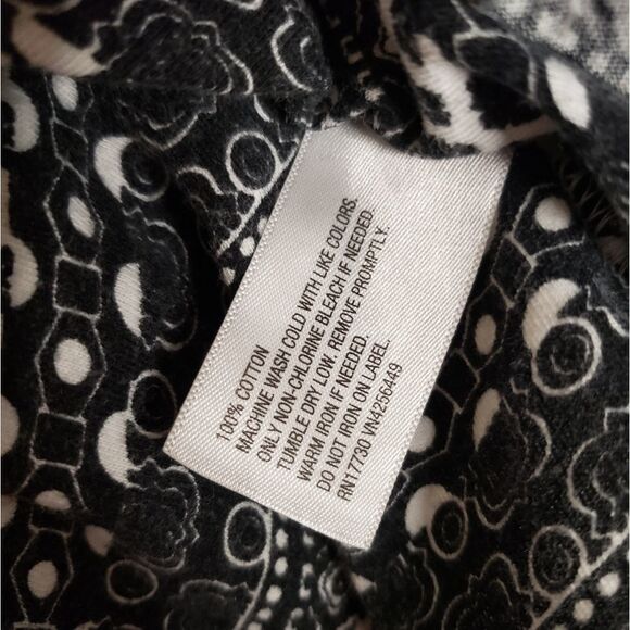 COPY - Mossimo Geometric Pattern Tee Shirt - Small - Picture 3 of 4